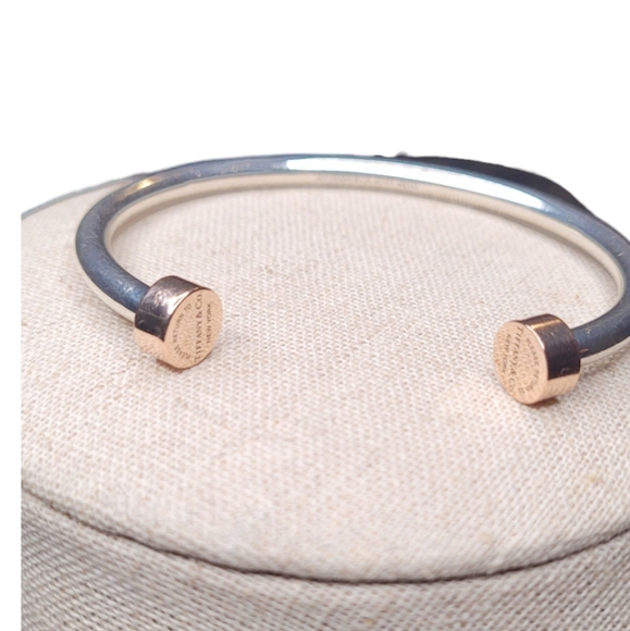 Rare Tiffany & Co Rubedo Ends Circle Edge Cuff Bracelet - Picture 8 of 16